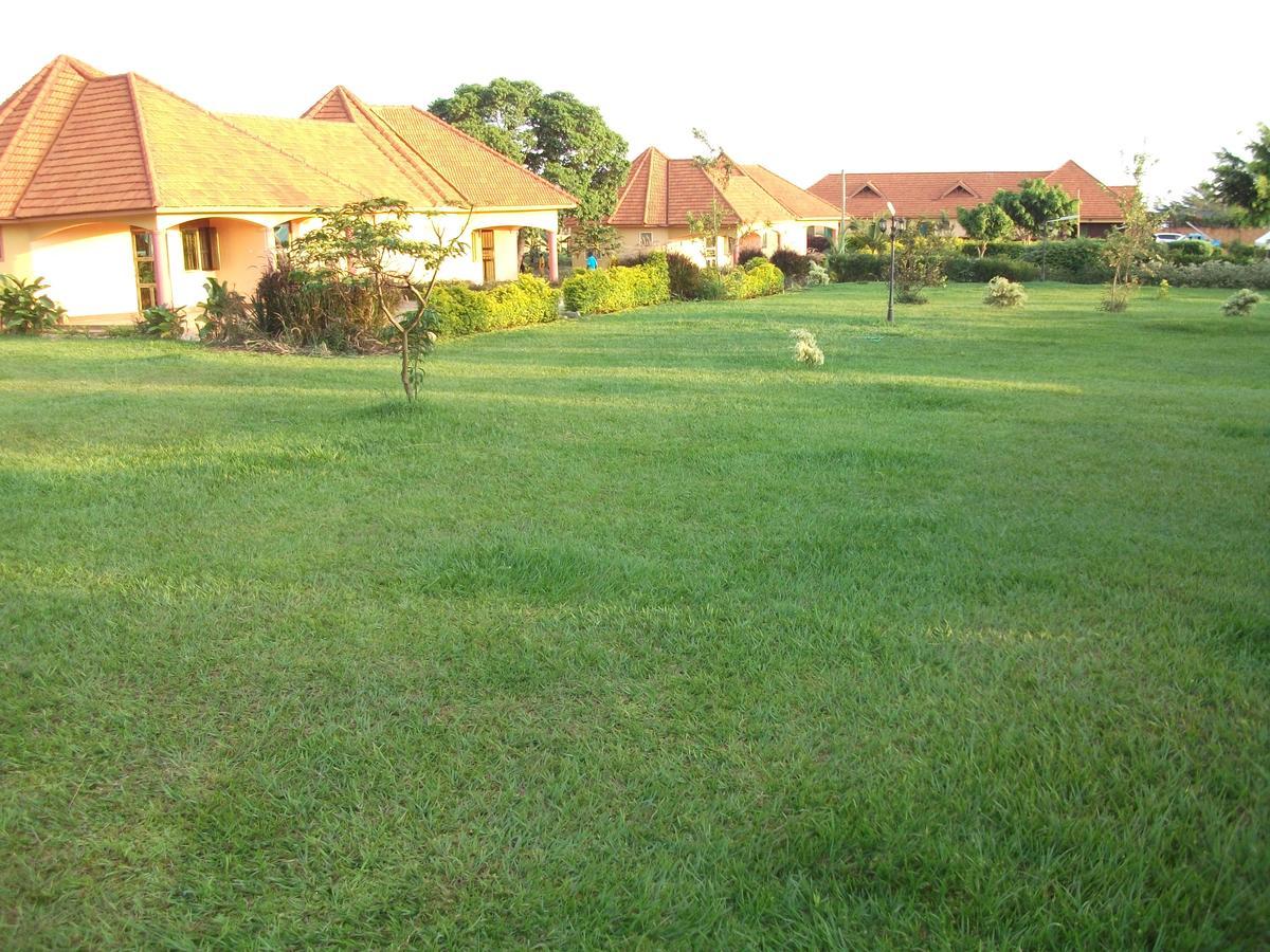 Peniel Beach Hotel Entebbe Exterior foto